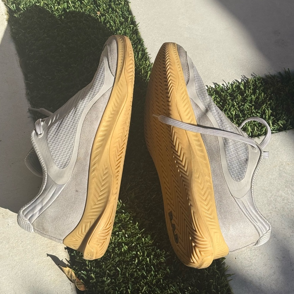 Rad one global v1 grey and gum size 10.5 fit snug barely worn